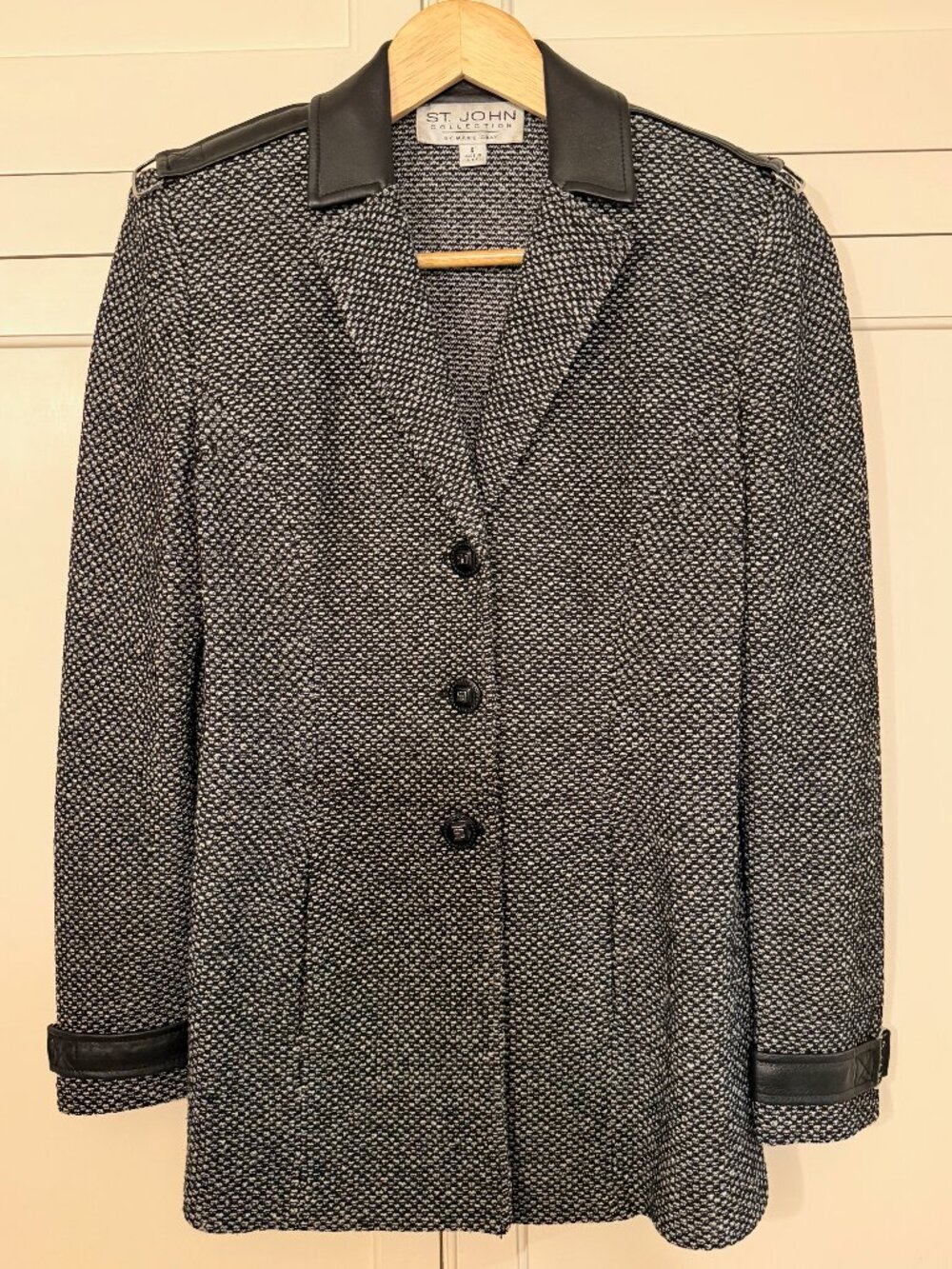 St. John Collection by Marie Gray Textured Knit Blazer – Women's Size 4 - Picture 2 of 5